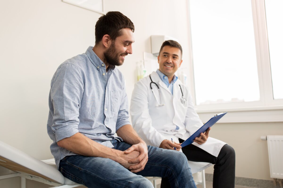 medical professional talking to client at outpatient drug treatment programs in Los Angeles