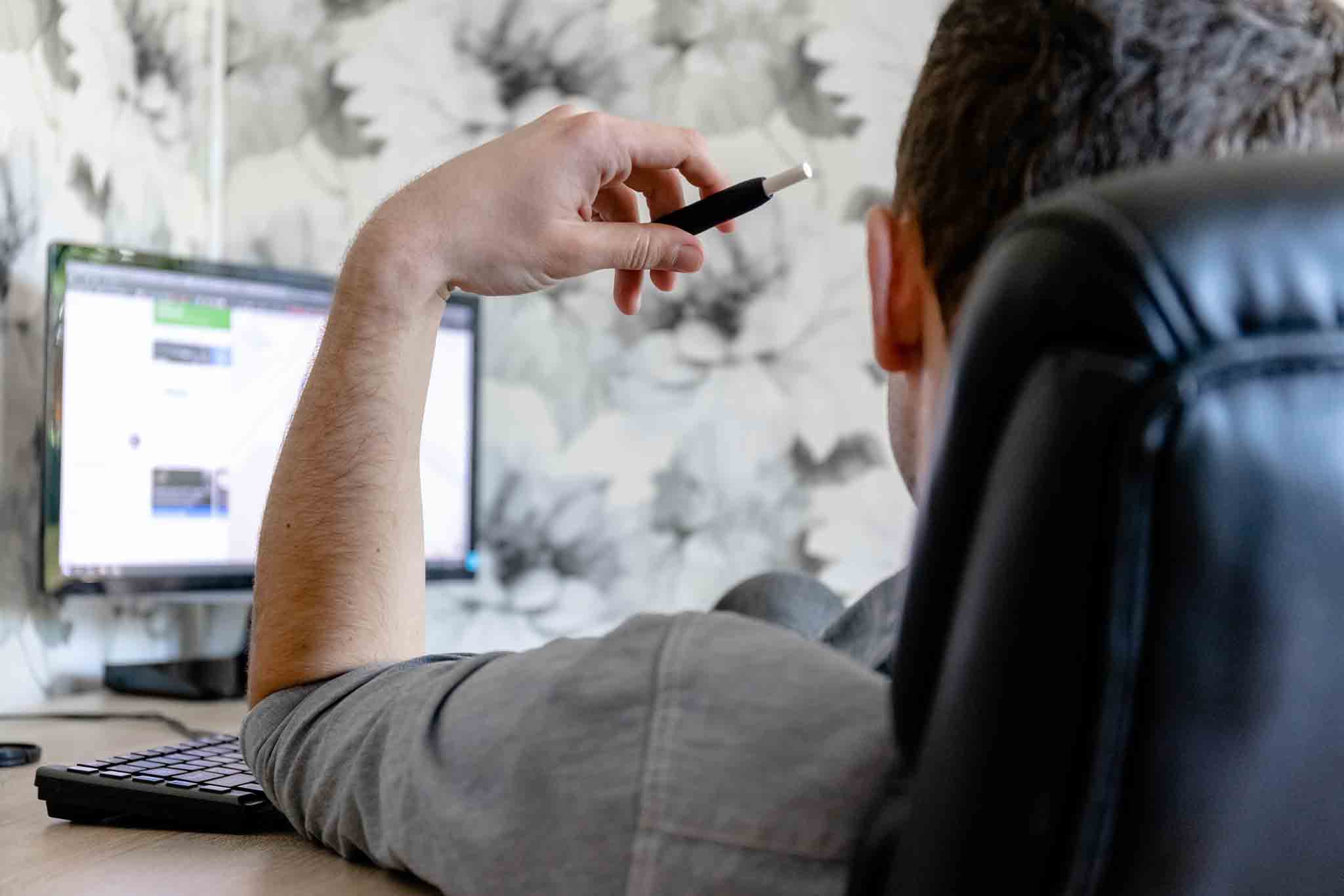 How Do Teens Get Vapes (and Other Drugs) Online?